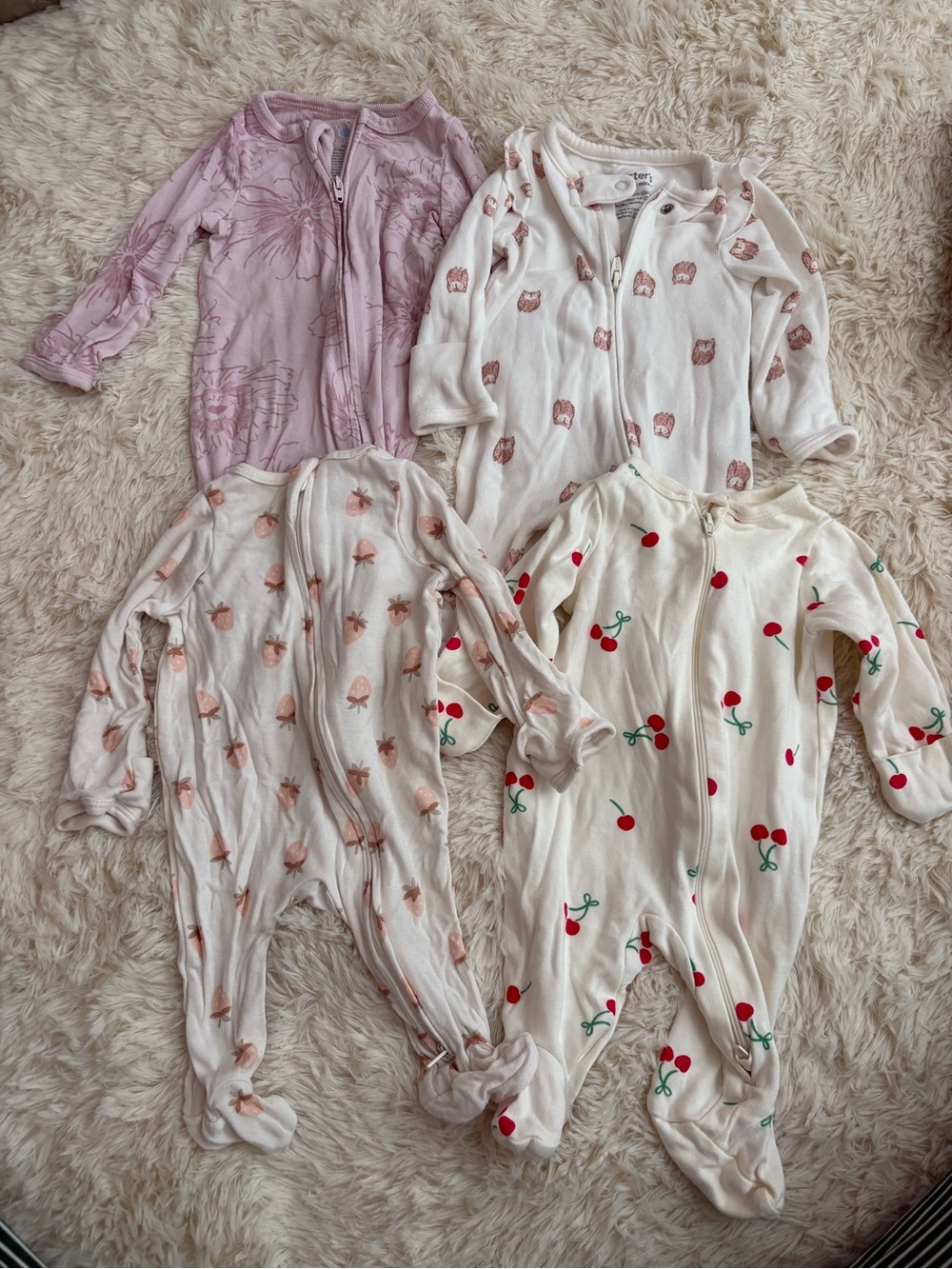 Like new- Variety Footed One-Piece Set of 4